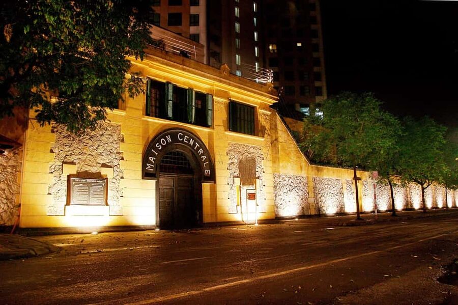 1 Day/Half Day Hanoi City Tour With Limousine Bus & Lunch - Train Street and the most anticipated stop