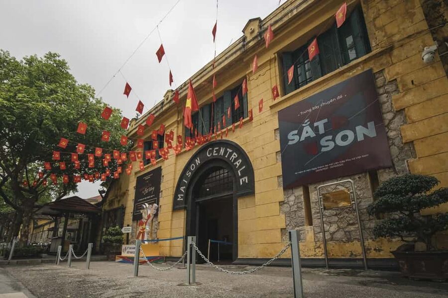 1 Day/Half Day Hanoi City Tour With Limousine Bus & Lunch - Temple of Literature and Vietnam’s old education system