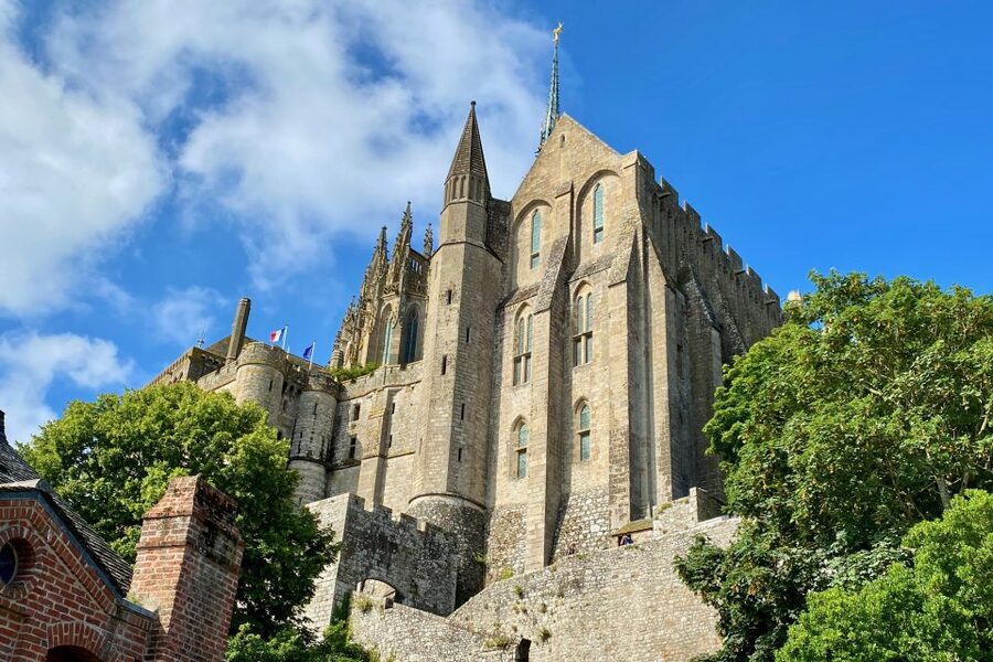 2-day Private D-Day Mont Saint-Michel 3 Castles by Mercedes - Chenonceau and its arches over the Cher