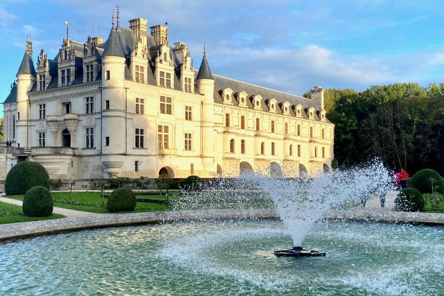 2-day Private Top 6 Loire Valley Castles from Paris Mercedes - Key points to know before booking