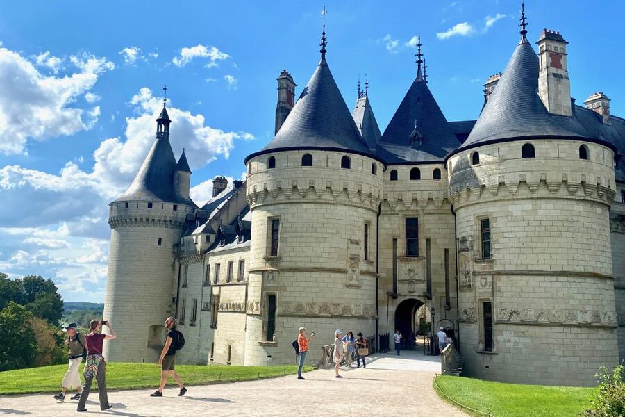 2-day Private Top 6 Loire Valley Castles from Paris Mercedes - Why this private Loire Valley trip works