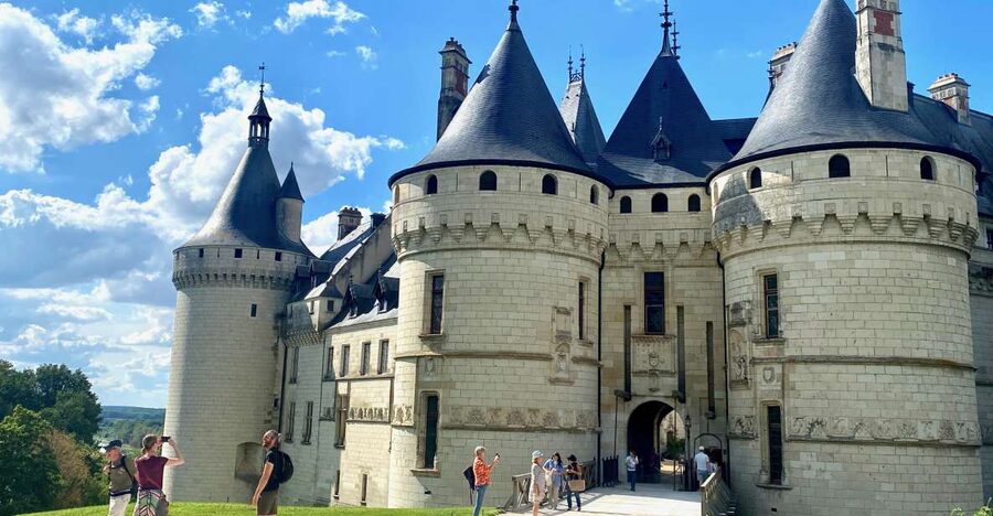 2-day Private Top 6 Loire Valley Castles from Paris Mercedes - Day 1: Chambord opens the castle story