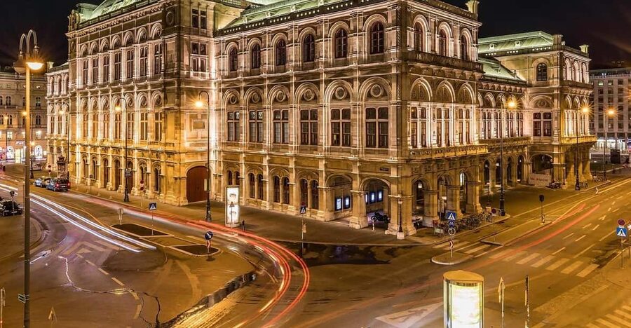 3 hour private tour in Vienna by private car - Hofburg, Heldenplatz, and Vienna’s grand public buildings