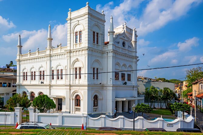 5 Days Private Vehicle with English Speaking Chauffeur - Day two: Tea country around Nuwara Eliya