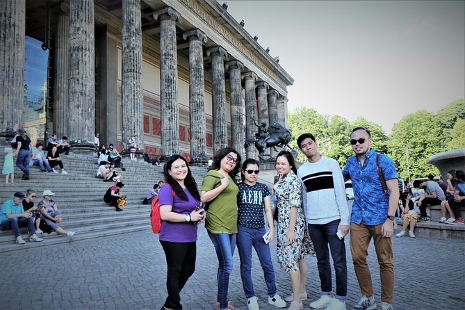5hours: Guide, Chauffeur & Photographer in Berlin private Tour - Berlin Wall history from Bernauer Straße to the East Side Gallery