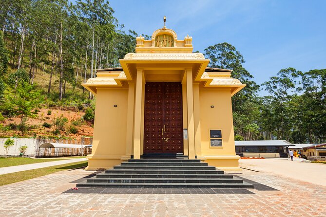 6 Days Private Vehicle with English Speaking Chauffeur - Day 6: Colombo’s temples, monuments, and city streets