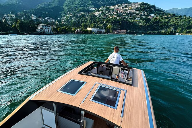7-11 Guests Luxury Limousine Boat Private Tour of Lake Como - Why a private boat works so well on Lake Como
