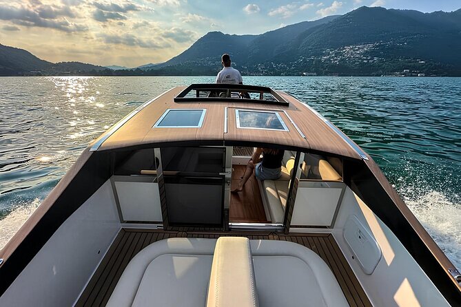 7-11 Guests Luxury Limousine Boat Private Tour of Lake Como - Choosing between one, two, three, or five hours