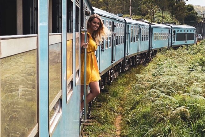 7 Days Tour in Sri Lanka Hotels with Breakfast and Luxury Car - Day 1: Elephants, village life, and Pidurangala sunset