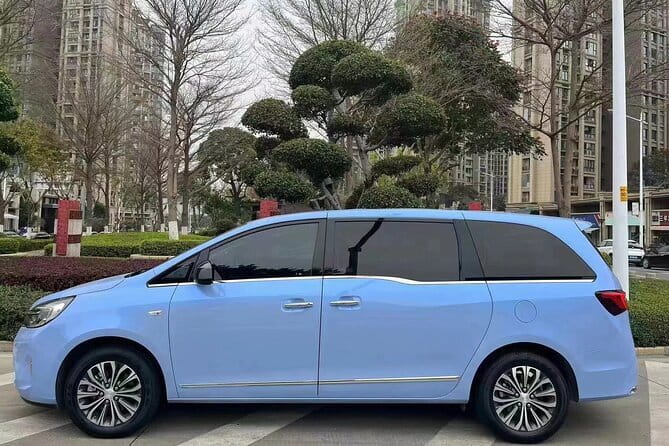 8 hours Private Car Transport in Guangzhou China - What the driver can and cannot replace