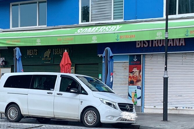 A Private City Tour of Hong Kong with Mercedes-Benz - Comfort, mobility, and the Mercedes question