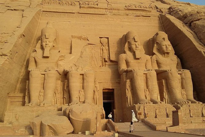 Abu Simbel Temples Private Day Tour by Luxury Car from Aswan - Seeing the two temples at Abu Simbel