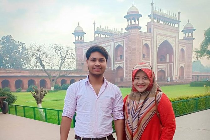 Agra City Tour by Private Car (Taj Mahal & Agra Fort) - What the guide adds to the monuments