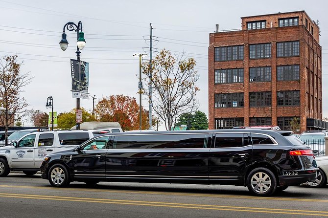 Airport luxury arrival ride by SUV, Sedan, Minibus or Limousine - The ride itself: comfort, traffic, and driver conduct