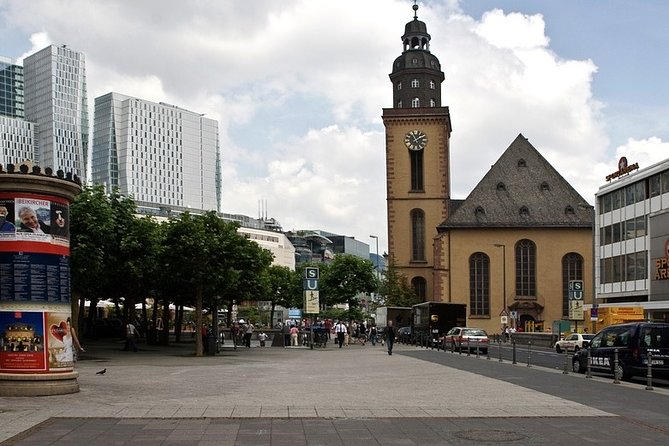 Airport Transfer: Airport FRA to Frankfurt by Luxury Van - Who will benefit most from this transfer?