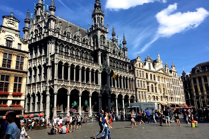 Airport Transfer: Brussels to Brussels Airport BRU by Luxury Van - Who should book this transfer