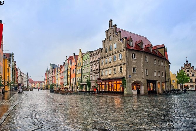 Airport Transfer: Munich Airport MUC to Munich by Luxury Van - The direct 30-minute ride into Munich