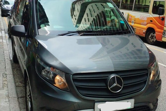 AIRPORT TRANSFER service Kowloon with Mercedes Benz - Comfort, safety, and driver service