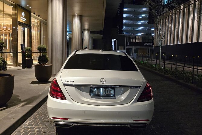 Airport Transfers - Chauffeur Car & Limo Services of Melbourne - Communication is a major part of the service