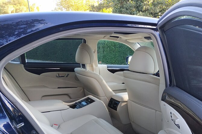 Amsterdam and Countryside Private Full-Day Tour by luxury car - Edam, cheese, canals, and a short walk