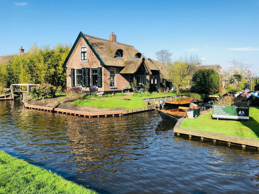 Amsterdam: Explore Giethoorn in a Private Tour with Driver - Why Giethoorn feels unlike Amsterdam