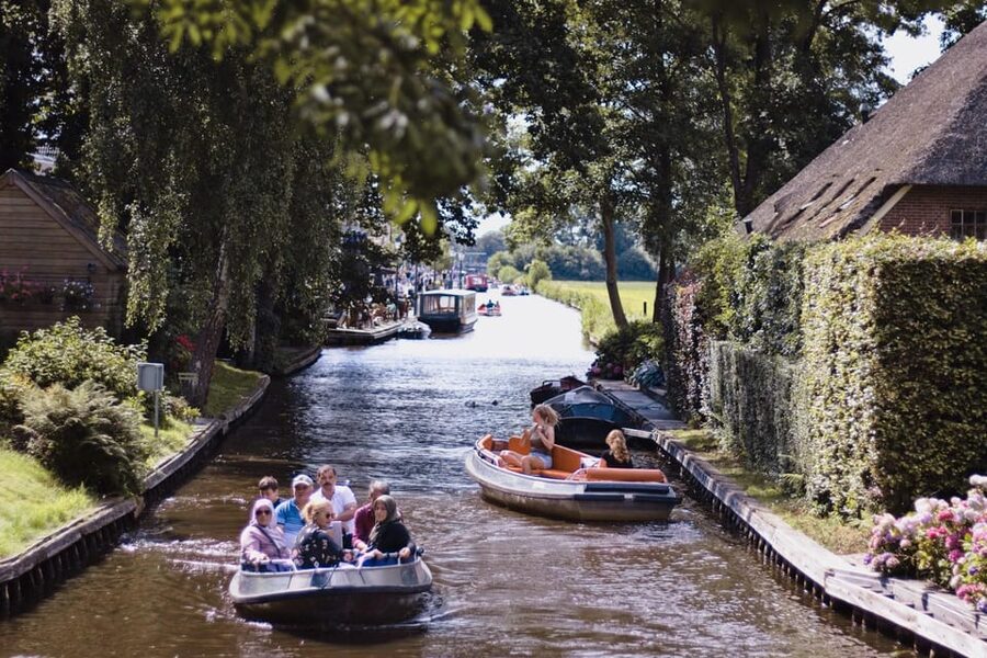 Amsterdam: Explore Giethoorn in a Private Tour with Driver - Practical details before you book