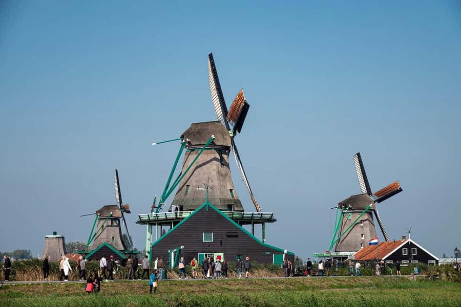 Amsterdam: Explore Zaanse Schans: Half-Day Luxury Coach Trip - The coach ride to the windmill village
