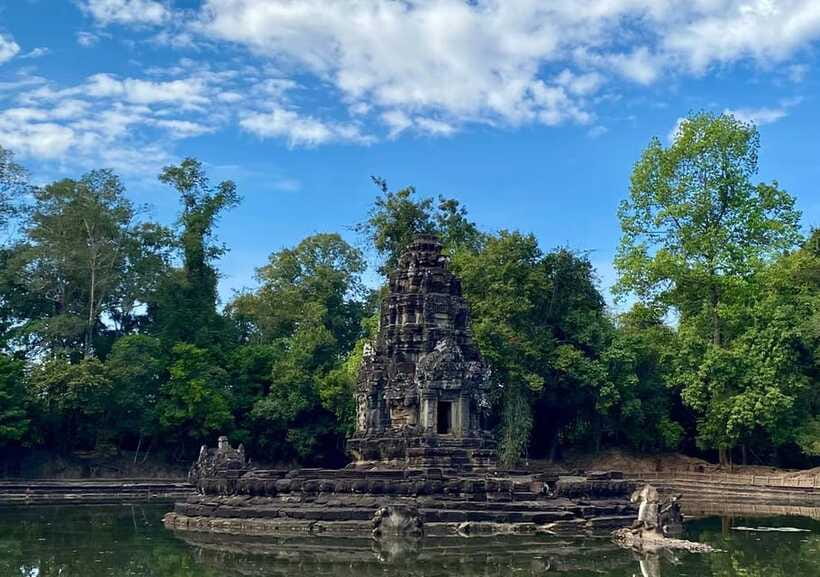 Angkor Wat Big Circle Private Car Tour in Siem Reap - Ta Som brings close-up temple details