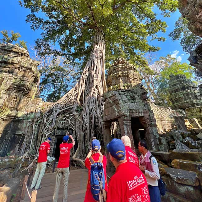 Angkor Wat in a vintage Jeep with driver - jeep rental - Choosing extra temples on the small circuit