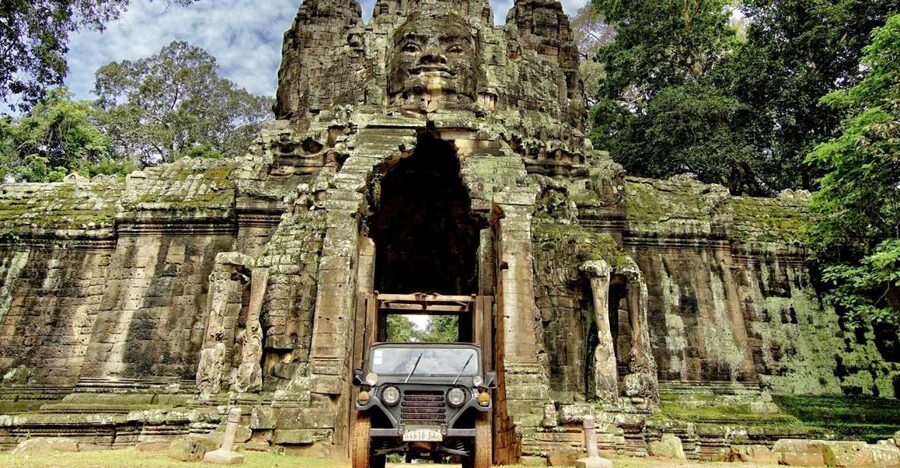 Angkor Wat in a vintage Jeep with driver - jeep rental - Who will enjoy this private Angkor ride