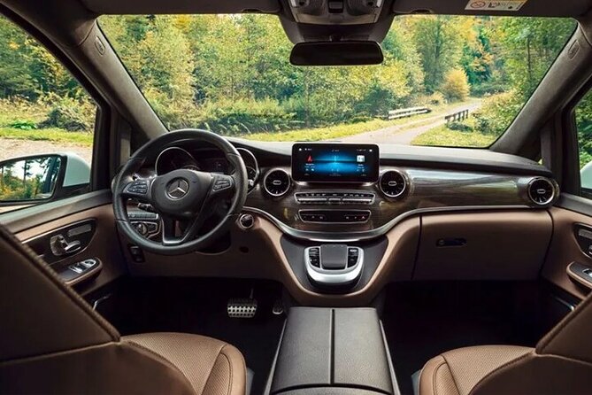 Arrival by Luxury Van Barcelona Airport BCN to Barcelona City - What the ride can add to your first hour in Barcelona
