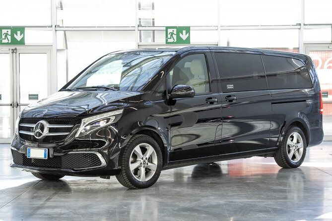 Arrival Private Transfer Brussels Train Station to Brussels by Luxury Car or Van - The ride itself: BMW comfort or Mercedes space