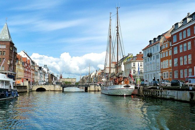 Arrival Transfer: Airport CPH to Copenhagen by Luxury Van - Why a private van can be worth the price