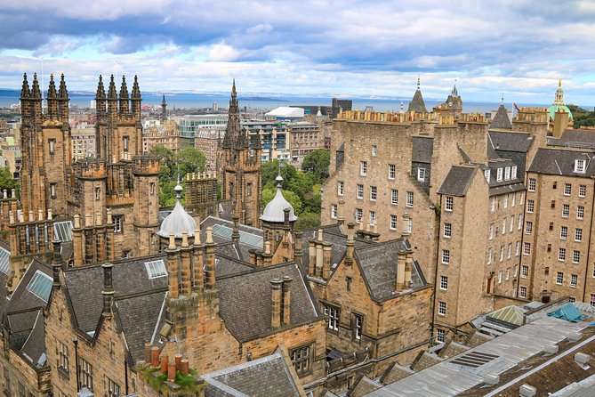 Arrival Transfer: Airport EDI to Edinburgh by Luxury Van - A short ride with useful local conversation