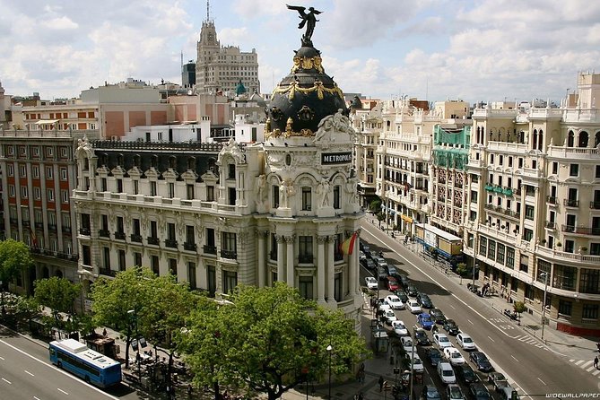 Arrival Transfer: Madrid Airport MAD to Madrid in Luxury Van - Who will get the most from this transfer