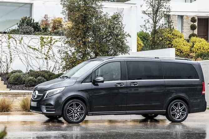 Arrival Transfer Munich Train Station to Munich by Luxury Van - Who will find this transfer most useful?
