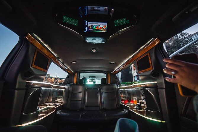 Arrival Transfer: Private Luxury 8 Passenger Limousine Service - Who will get the most from this limousine