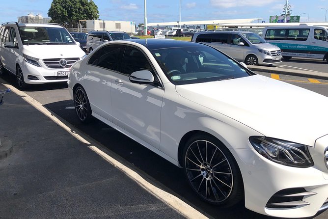 Auckland CBD to Airport Transfer | Mercedes Benz - Key points to know before booking