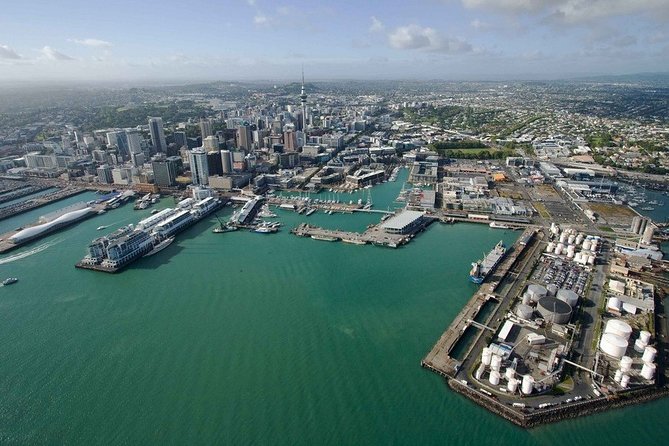 Auckland CBD to Airport Transfer | Mercedes Benz - Booking timing, cancellation, and weather rules