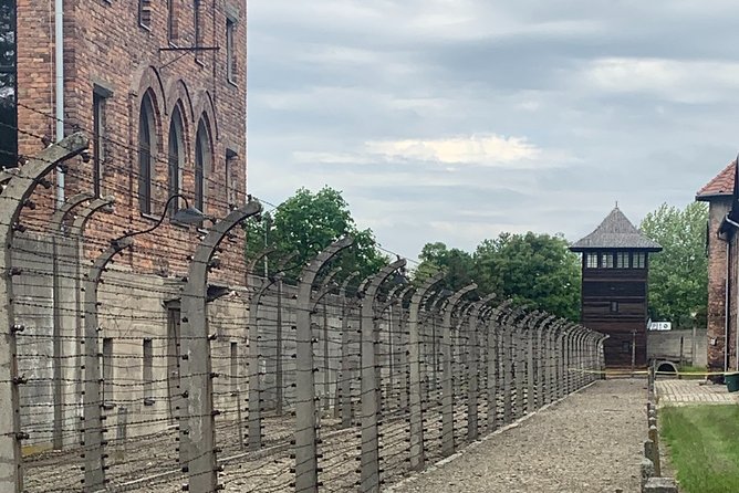 Auschwitz-Birkenau guided tour from Krakow - private car - Pickup times require one extra check