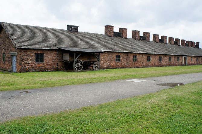 Auschwitz Birkenau guided tour from Krakow private chauffeur - Booking details worth knowing