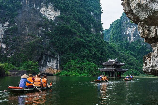 Bai Dinh Pagoda, Trang An boat and Mua Cave Limousine from Hanoi - Bai Dinh Pagoda and its oversized numbers