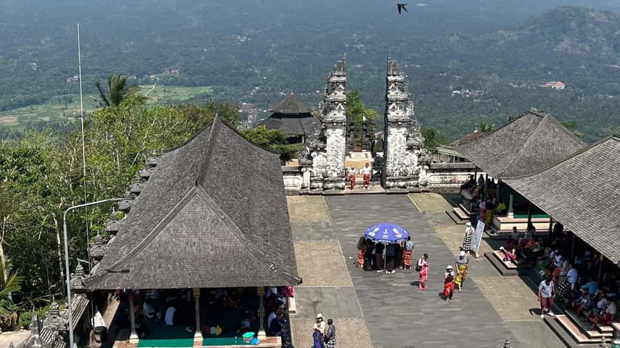 Bali: Customise your Bali Tour with Driver-Guide - Twin Lake View for a short scenic pause
