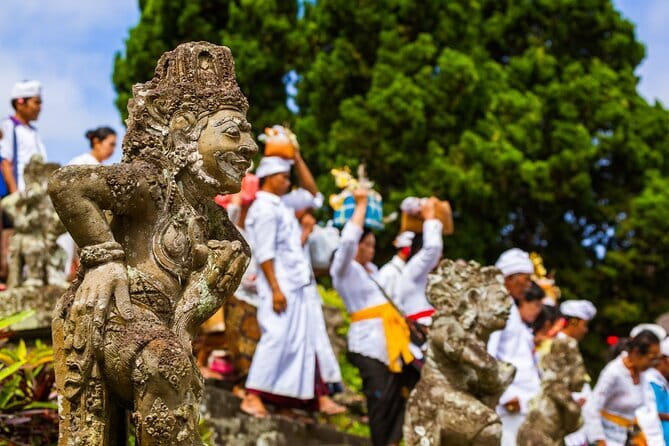 Bali Private Driver (Airport pickup, Customize Tour,Group Tour) - The cultural stops: Celuk and Balinese dance