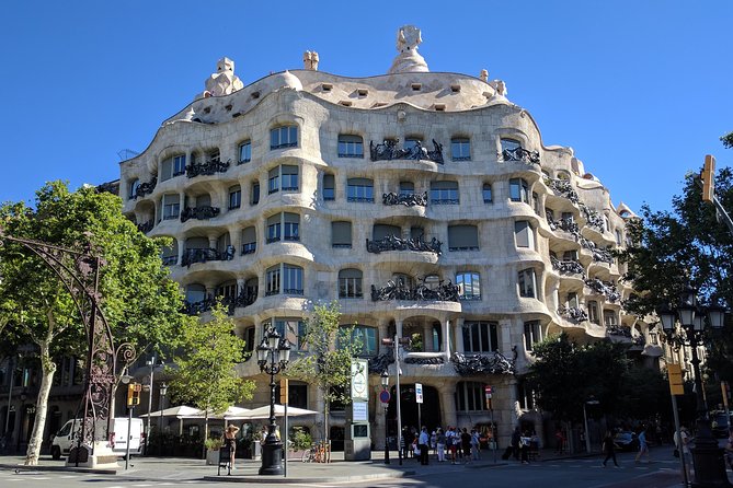 Barcelona Highlights Private Tour in a chauffeured Mercedes-Benz - Passeig de Gràcia and Gaudí’s two famous façades