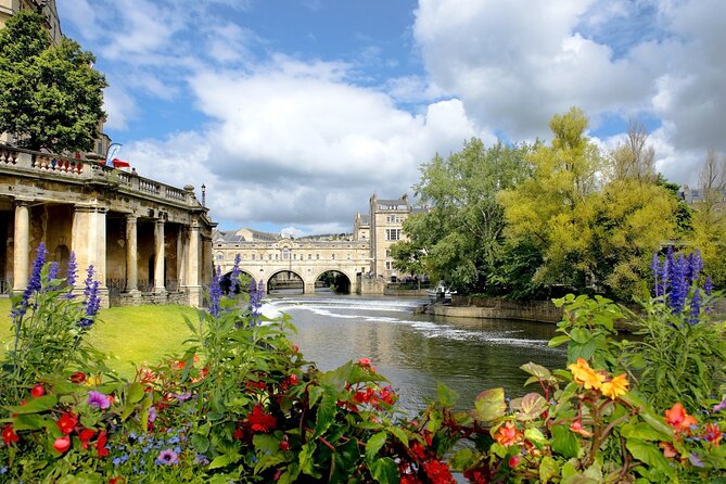 Bath and Cotswold Village Private Car Tour from London - Two hours of village time