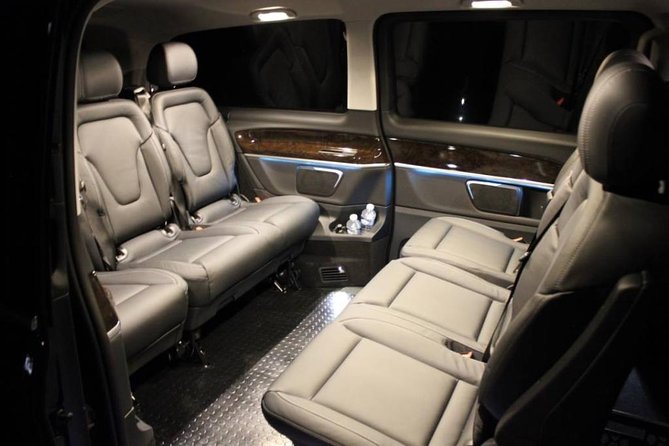 Best Private Airports Transfers - Luxury Minivan Service - The luxury minivan and group value