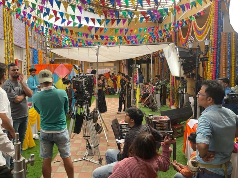Bollywood Sightseeing and Celebrity Home Tour by Private Car - Key points to know before you book