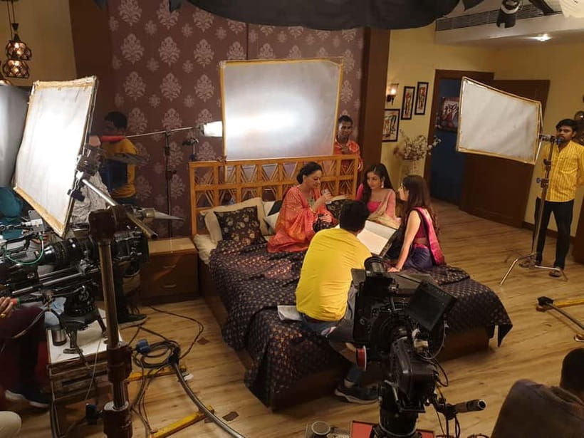 Bollywood Sightseeing and Celebrity Home Tour by Private Car - Famous star houses and the celebrity angle