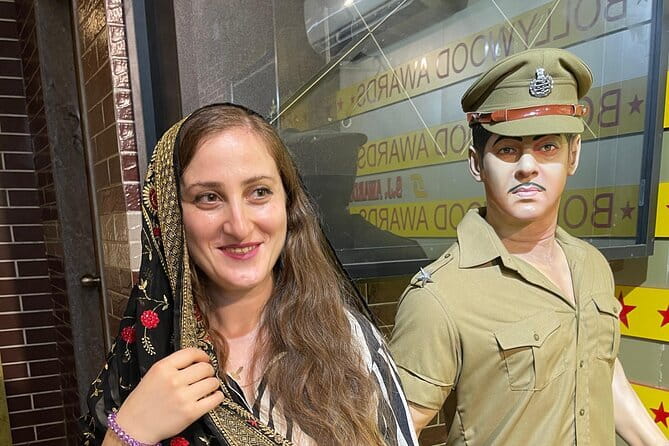Bollywood Sightseeing and Celebrity Homes Tour by Private Car - SJ Studio: the real reason to book